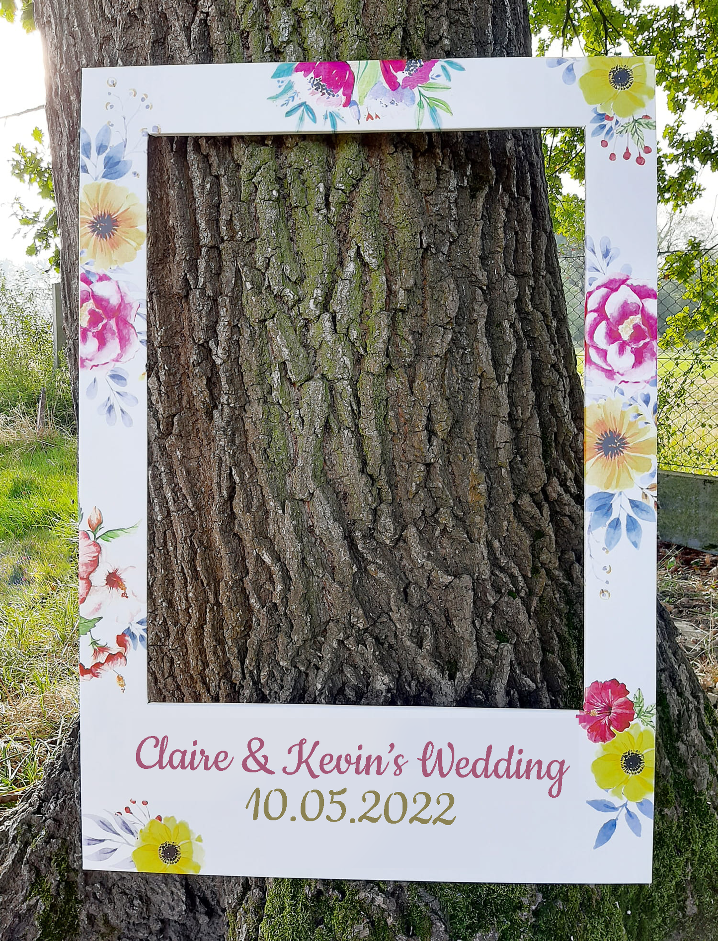 Photo frame for taking pictures WEDDING - customisable writing